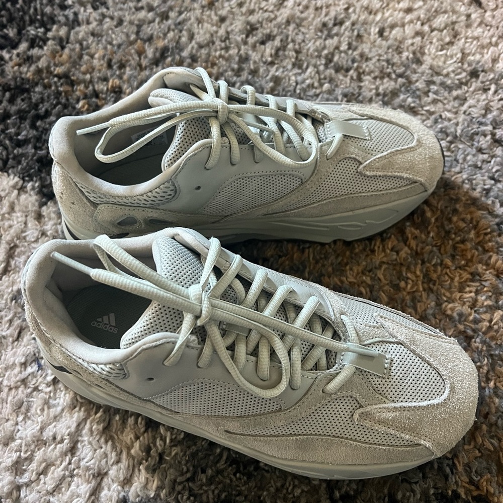 Yeezy salt 700